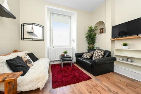 21/9 Henderson Gardens, Leith, Edinburgh, EH6 6BX