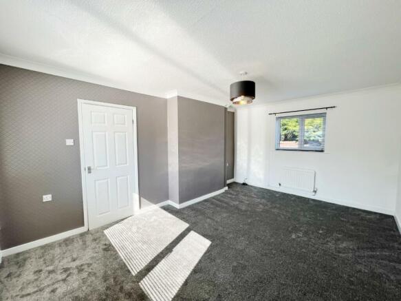 Lounge pic 2.jpg
