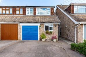 14, Thorncroft, Hornchurch RM11 1EU