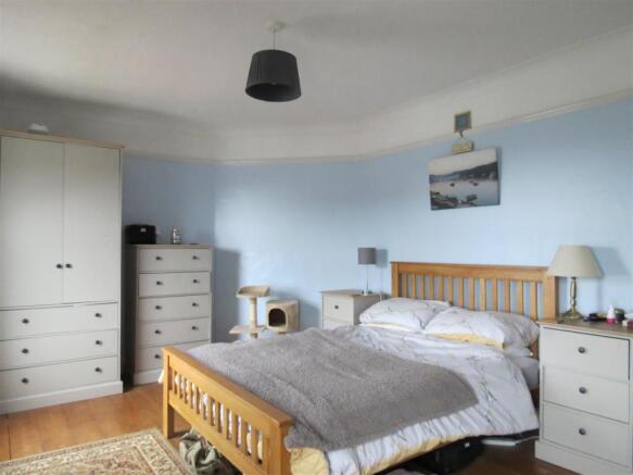 Bedroom:
