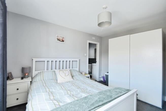 3 bed Terraced for sale Image 11