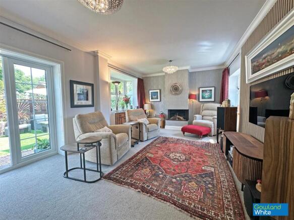 4 bed Detached for sale Image 4