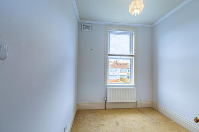 5 bed Semi-Detached for sale Image 12