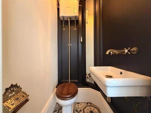 2 bed Apartment to rent Image 12