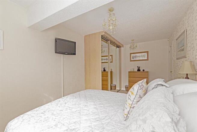 Bedroom 1-3.jpg