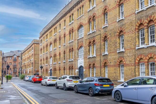 19 To Let 2 Bedroom Flat garden N1 EC1 www.steele.
