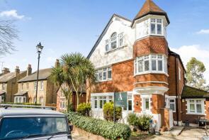 Flat D, 9, Hilly Fields Crescent, Ladywell, London SE4 1QA