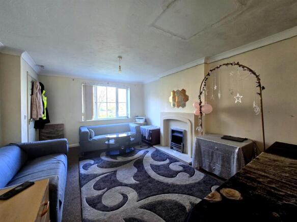 Peckstone Close, Parkside -  Lounge.jpg