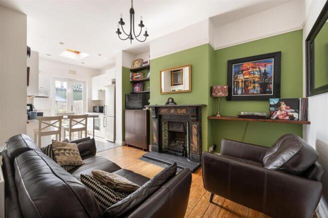Cavendish Drive, E11