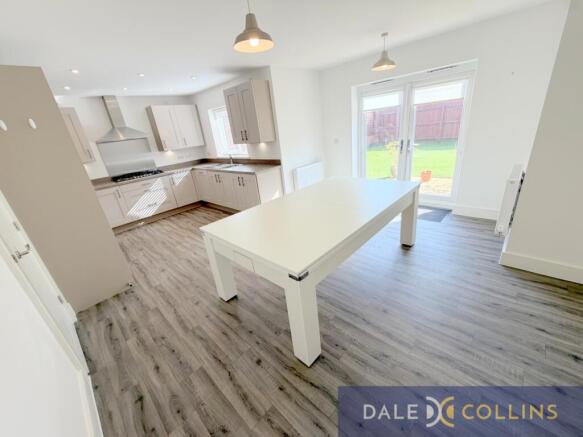 Family kitchen-dining 2
