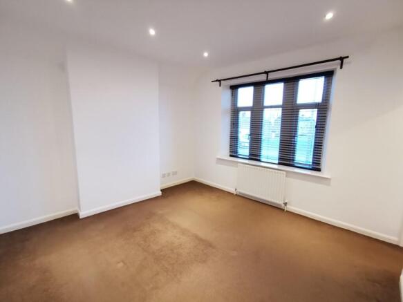 2 bed Town House to rent Image 6