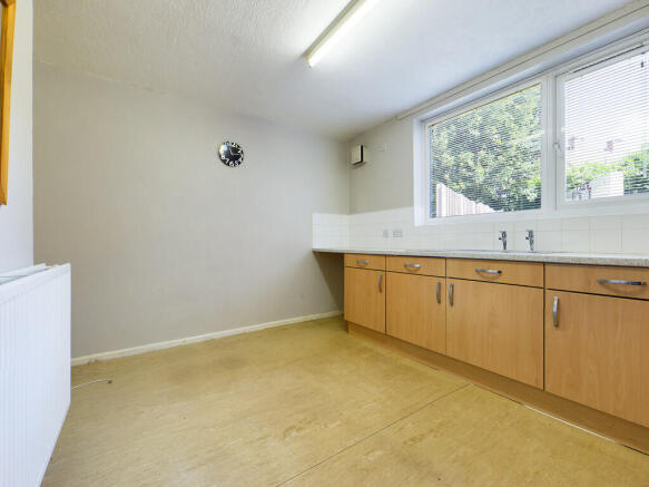 3 bed Semi-Detached to rent Image 7