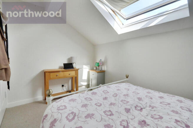 3 bed Town House to rent Image 8