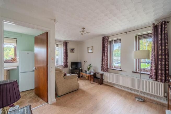 21 Aneurin Bevan Court-6.jpg