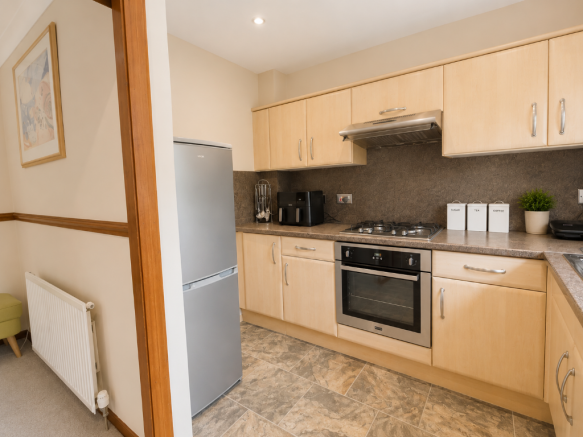 17 Maple Avenue, Stenhousemuir, Larbert, Stirlingshire, FK5 4BT photo 4