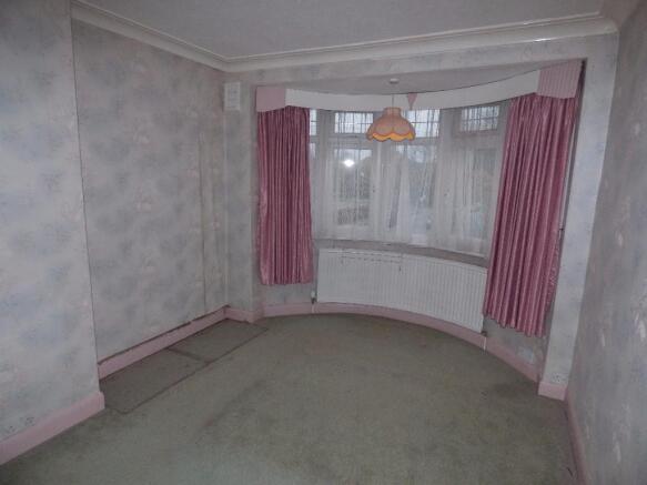FRONT BEDROOM
