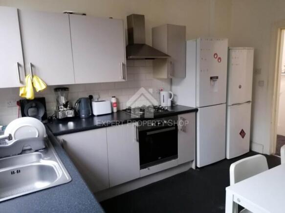 1 bed House Share to rent Image 5