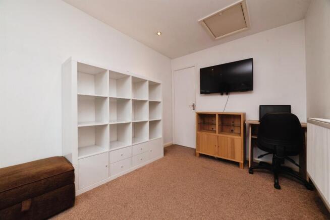 3 bed Semi-Detached for sale Image 6