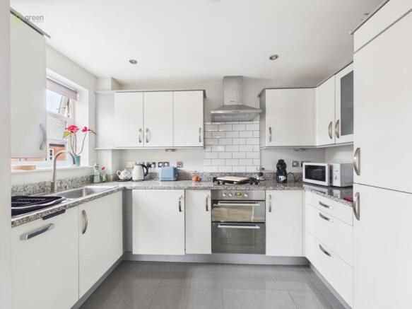 cam05591g0pr0138still020