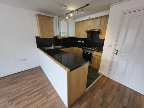 2 bed Apartment for sale Image 6