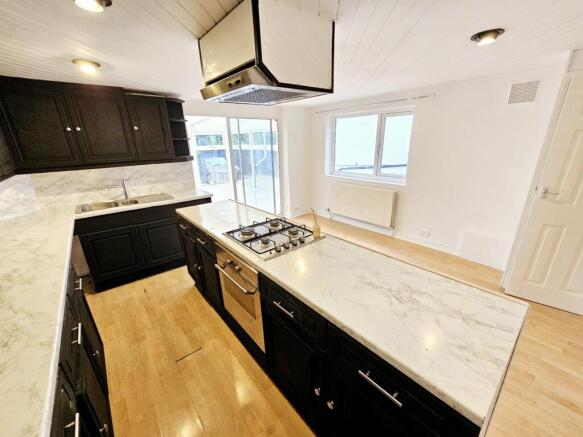 2 bed Terraced for sale Image 7