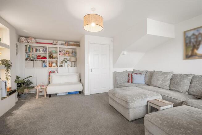 3 bed Semi-Detached for sale Image 9