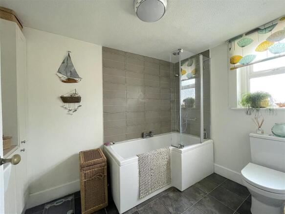 Bathroom (1).jpeg