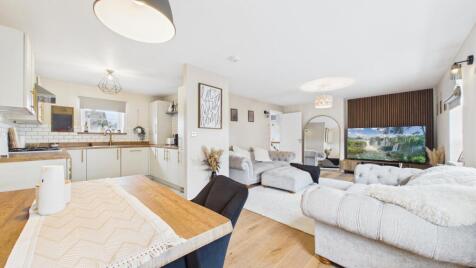 Farlakes Drive, Peterborough