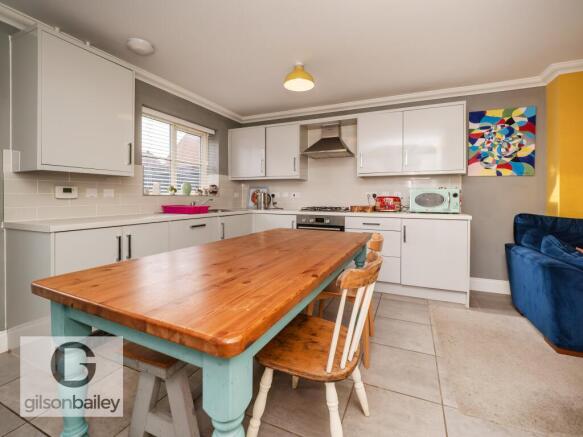 5PetrelClose-33