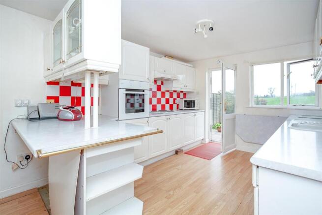 Kitchen 1.jpg