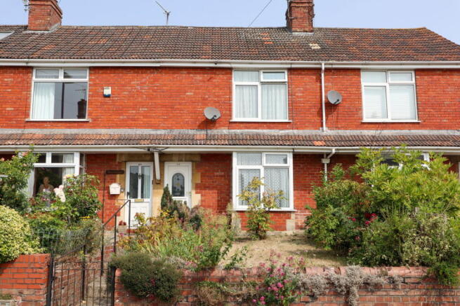 3-bed terraced on Oxford Road, Calne, £200,000