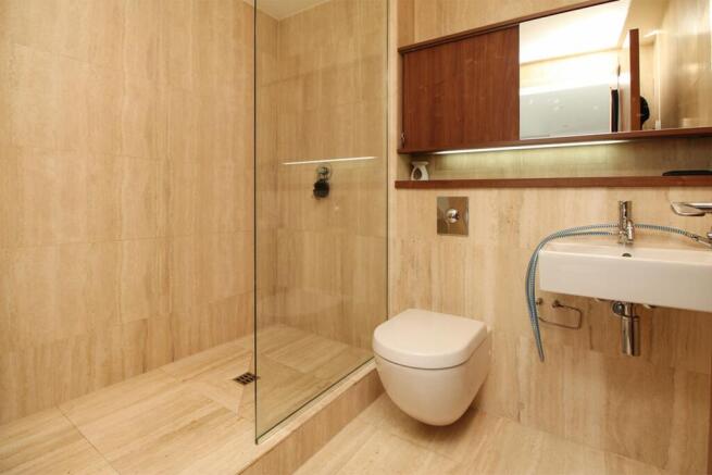 2 bed Apartment to rent Image 9