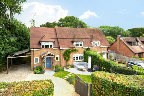 Moat Lane, Prestwood, HP16
