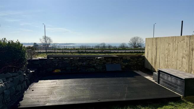 lower composite decking