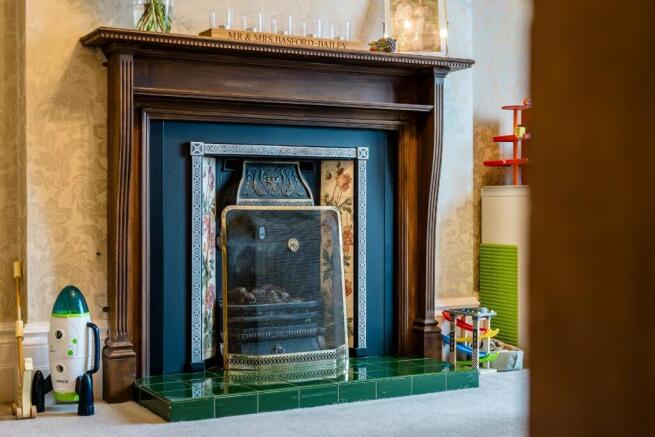 5 bed Terraced for sale Image 7
