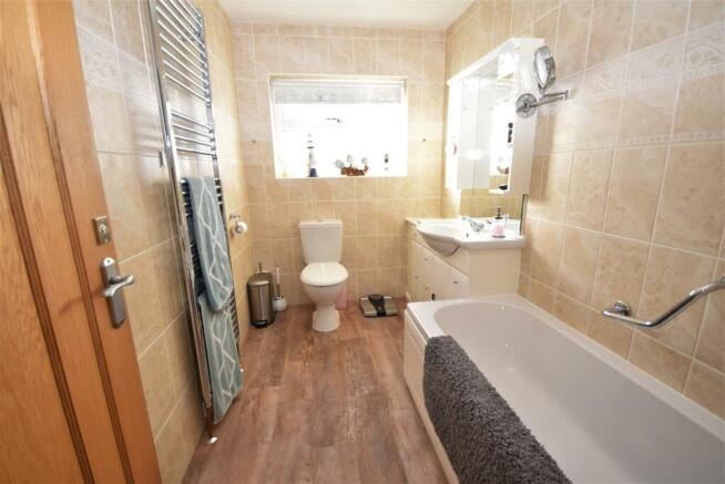 Bathroom.JPG