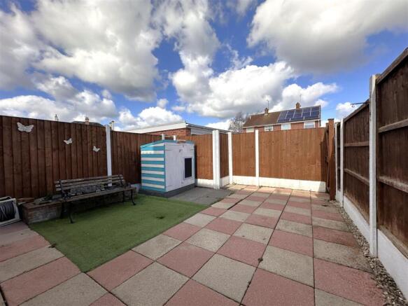 Low-Maintenance Garden 803