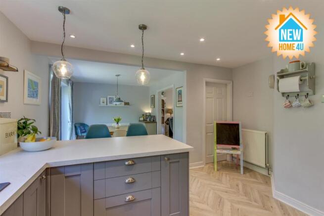 KITCHEN / DINING ROOM: