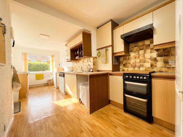 3 bed Semi-Detached for sale Image 7