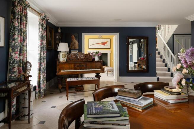 6 bed House for sale Image 11