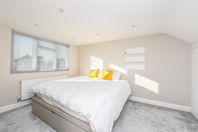 Bedroom 1.jpg