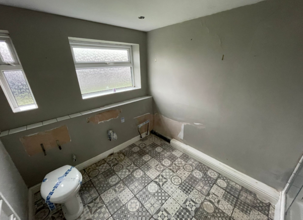 Bathroom Ss T202311221132.png