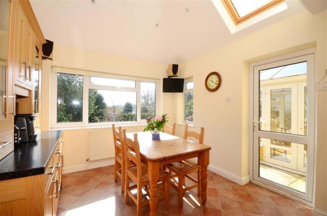 Kitchen/Breakfast Room