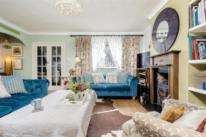 house-ballards-green-burgh-heath-117.jpg