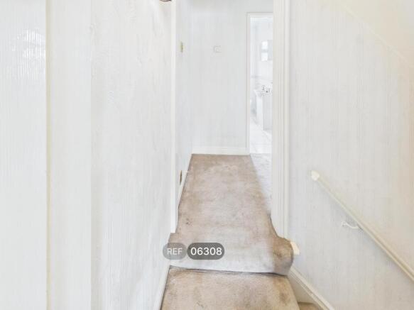 2 bed Terraced to rent Image 8