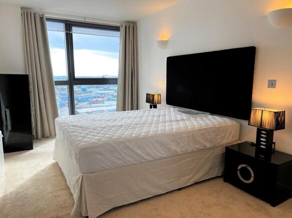 2 bed Penthouse for sale Image 10