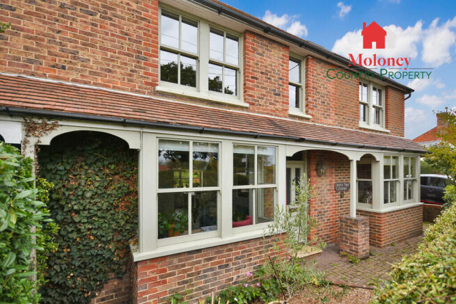 5-bed semi-detached on Northiam, East Sussex TN31, £500,000