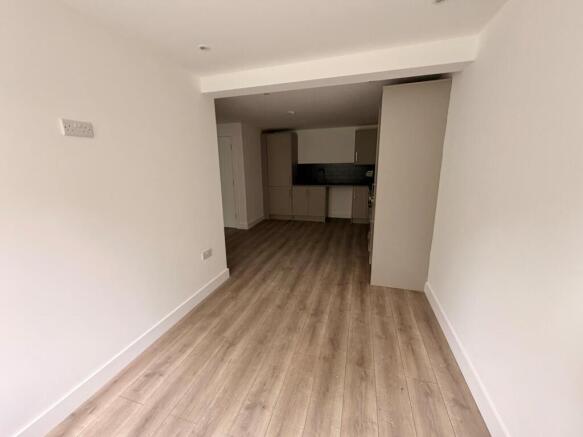 2 bed Flat to rent Image 4
