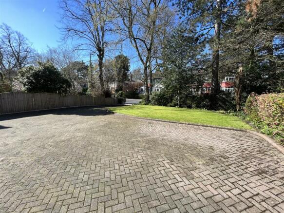 Front Garden 2