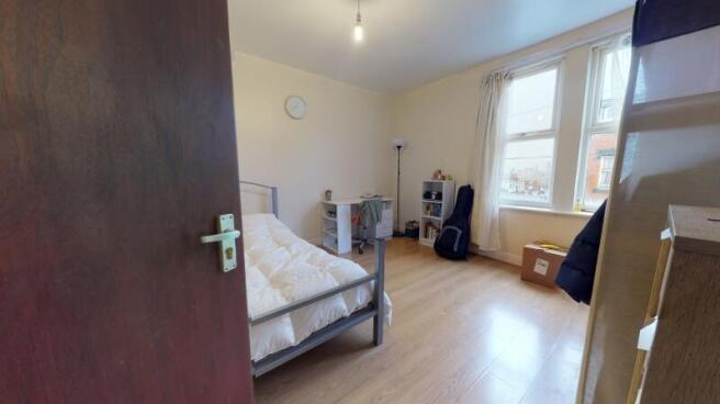 5 bed Terraced to rent Image 4